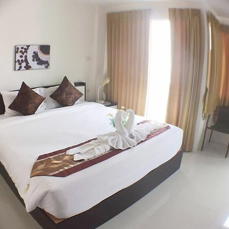 Swiss House Hotel Patong Kültér fotó