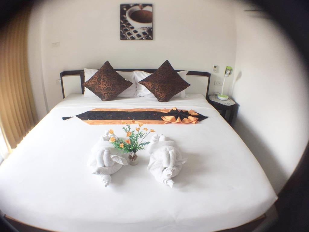 Swiss House Hotel Patong Kültér fotó