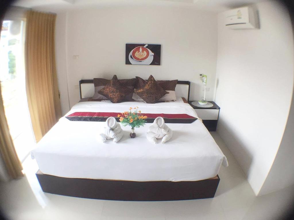 Swiss House Hotel Patong Kültér fotó